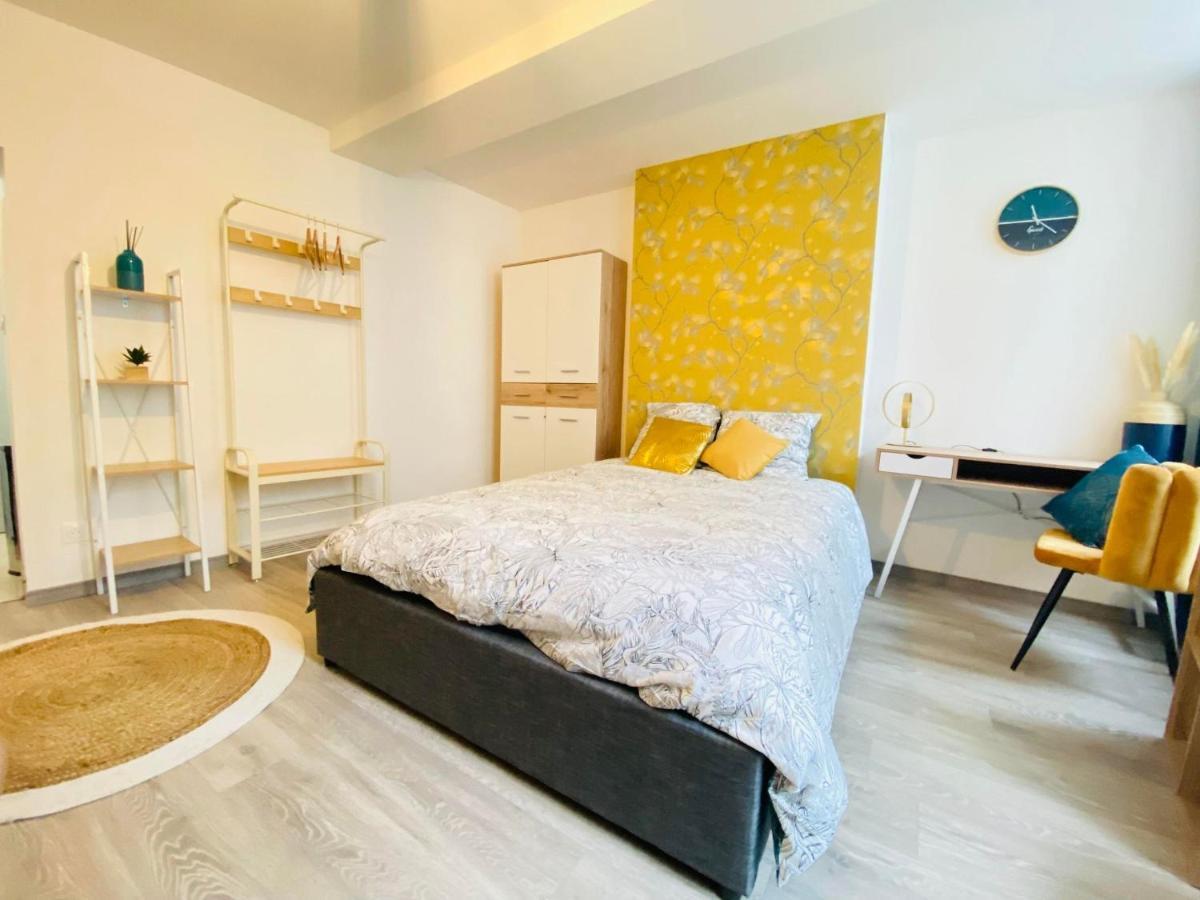 Appartement Chic Laon Exterior photo